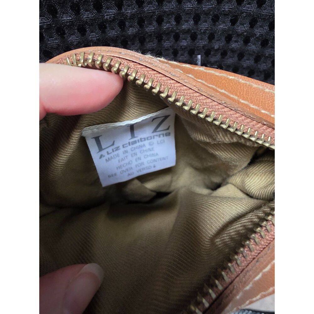 Liz Claiborne woven crossbody purse - Picture 3 of 8